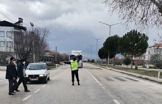Burdur’da Jandarma ekiplerinden yaya önceliği...