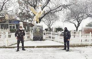 Burhaniye polisi kurallara uymayanlara göz açtırmıyor
