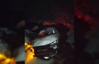 Bursa’da 3 gencin bulunduğu otomobil 40 metrelik...