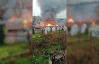 Bursa’da tatil köyü yılın ilk günü alevlere...