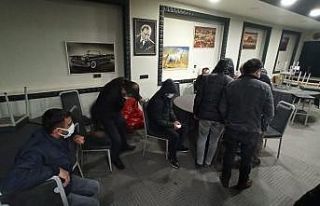 Bursa’daki kumar baskınında kıraathane sahibinin...