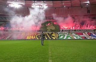 Bursaspor taraftarından muhteşem koreografi