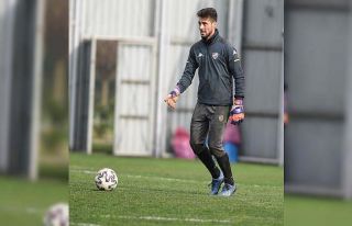 Bursasporlu kaleci Ataberk Dadakdeniz zirvede yer...