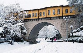 Bursa’ya kar geri geliyor