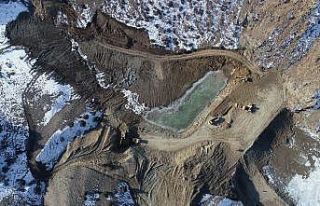 Büyükşehir kar kış demeden gölet yapımına...