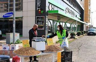Büyükşehir Kumluca’da pazar yerlerinde maske...