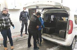 Çaldıkları otomobille hırsızlık yaptılar