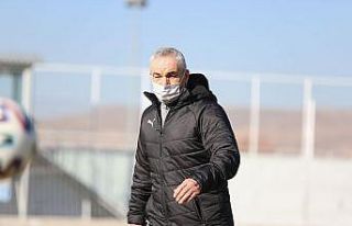 Çalımbay: “Hakemler oyunculara düşman gibi”