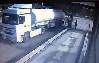 Çalıştıkları fabrikadan 25 ton yakıt çalan...