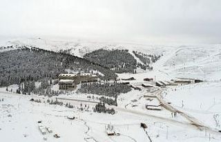 Çambaşı Kayak Merkezi karla buluştu