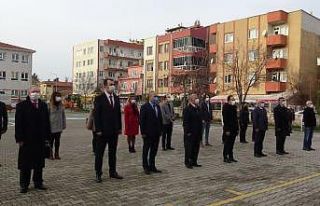 Çanakkale’de bayrak töreni yapıldı, İstiklal...