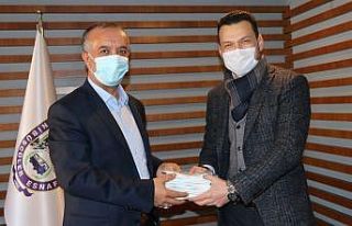 Çankaya’dan minibüsçülere maske desteği