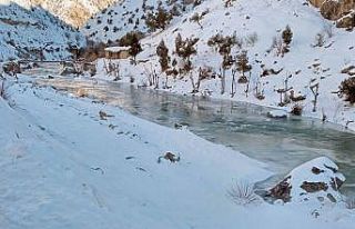Çatak buz tuttu