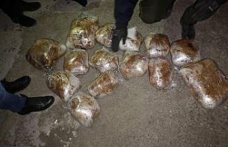 Çekici ile uyuşturucu sevkiyatına darbe