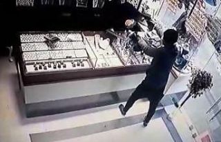 Çekmeköy’deki 45 bin liralık soygunun görüntüleri...