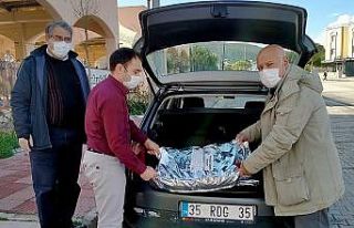 Çeşme’deki mahalle muhtarı sokak hayvanlarına...