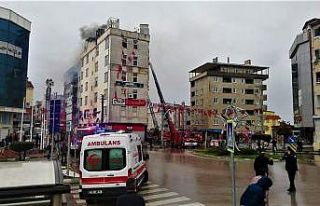 CHP teşkilatının bulunduğu binanın çatısı...