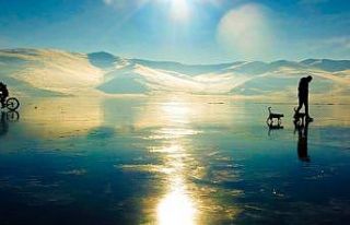 Çıldır Gölü dört mevsim rengarenk