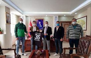 Çınar ve Yıldız’a Kağızman Gençlerbirliği...