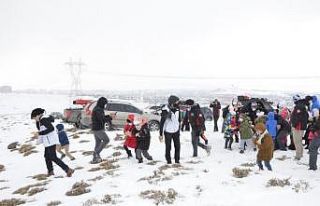 Çocuklar hem lastik rafting yaptı hem de yaban hayvanlarına...