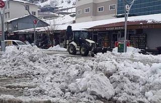 Çukurca’da kar temizleme çalışması