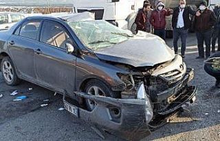 D-100’de otomobil ile tır çarpıştı: 1 yaralı