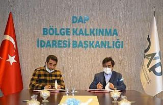 DAP’tan Tercan’a tarım makinası desteği