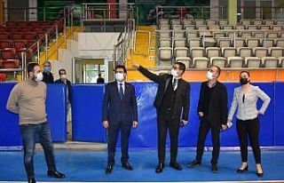 Demir, Tarsus’taki spor tesislerinde incelemelerde...