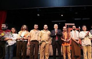 Denizli’nin tiyatrosu Uluslararası törenden 5...