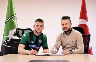 Denizlispor, altyapıdan Veton Tusha ile profesyonel...