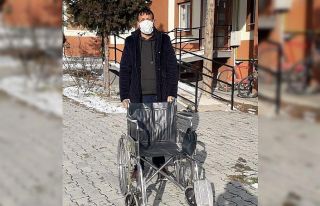 Dernekler aracı oldu, ihtiyaç sahibine tekerlekli...