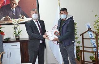 Didim 75 Gençlik’ten eğitime tablet desteği