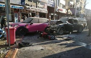 Direksiyonda rahatsızlandı, araçlara çarparak...