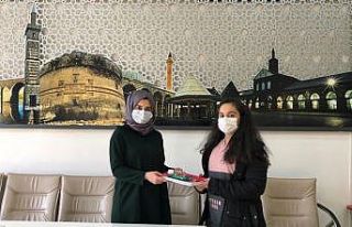 Diyarbakır Bilgi Evindeki başarılı öğrenciler...