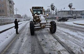 Diyarbakır’a kar yağdı, Başkan Beyoğlu ekiplerle...