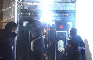 Diyarbakır’da engelli derneğinde içkili alem...