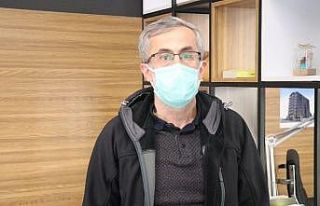 Donmak üzere bulduğu yavru köpeği saç kurutma...