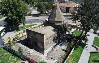 Dörtayak Türbesi aslına uygun restore edildi