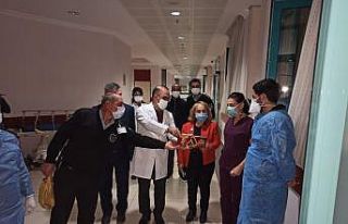 DÜ Hastanesi Başhekimi Akdağ’dan sağlık çalışanlarına...