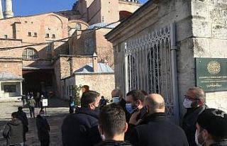 Dündar Osmanoğlu için Ayasofya’da gıyabi cenaze...