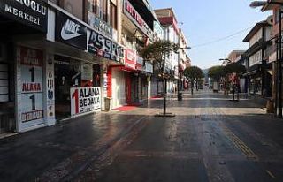 Düzce’de cadde ve sokaklar boş kaldı
