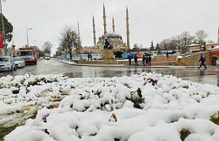 Edirne güne beyaz örtü ile uyandı