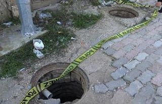 Edirne’de rögar kapakları ve iki evin kapısı...