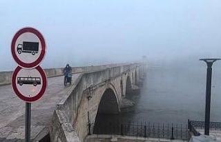Edirne’de sis etkili oluyor