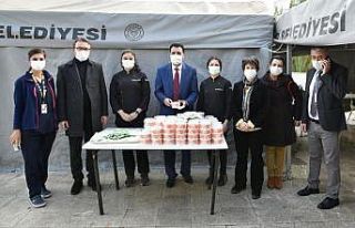 Eğitim camiasından sağlık çalışanlarına destek