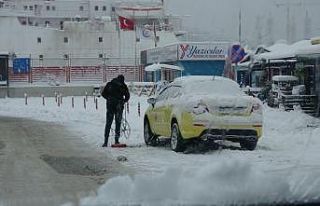Ekipler çalışamadı, yollar buz ve karla kaplı...