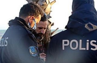 Ekstrem sporcusunun dev dalga aşkı polisi alarma...
