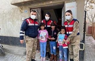 Elazığ depreminin birinci yılında jandarma depremzedeleri...