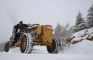 Elazığ’da 430 köy yolu ulaşıma açıldı, 11’i...