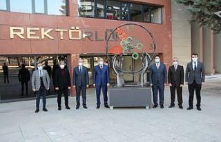 Elazığ’da depremde enkazdan toplanan parçalarla...